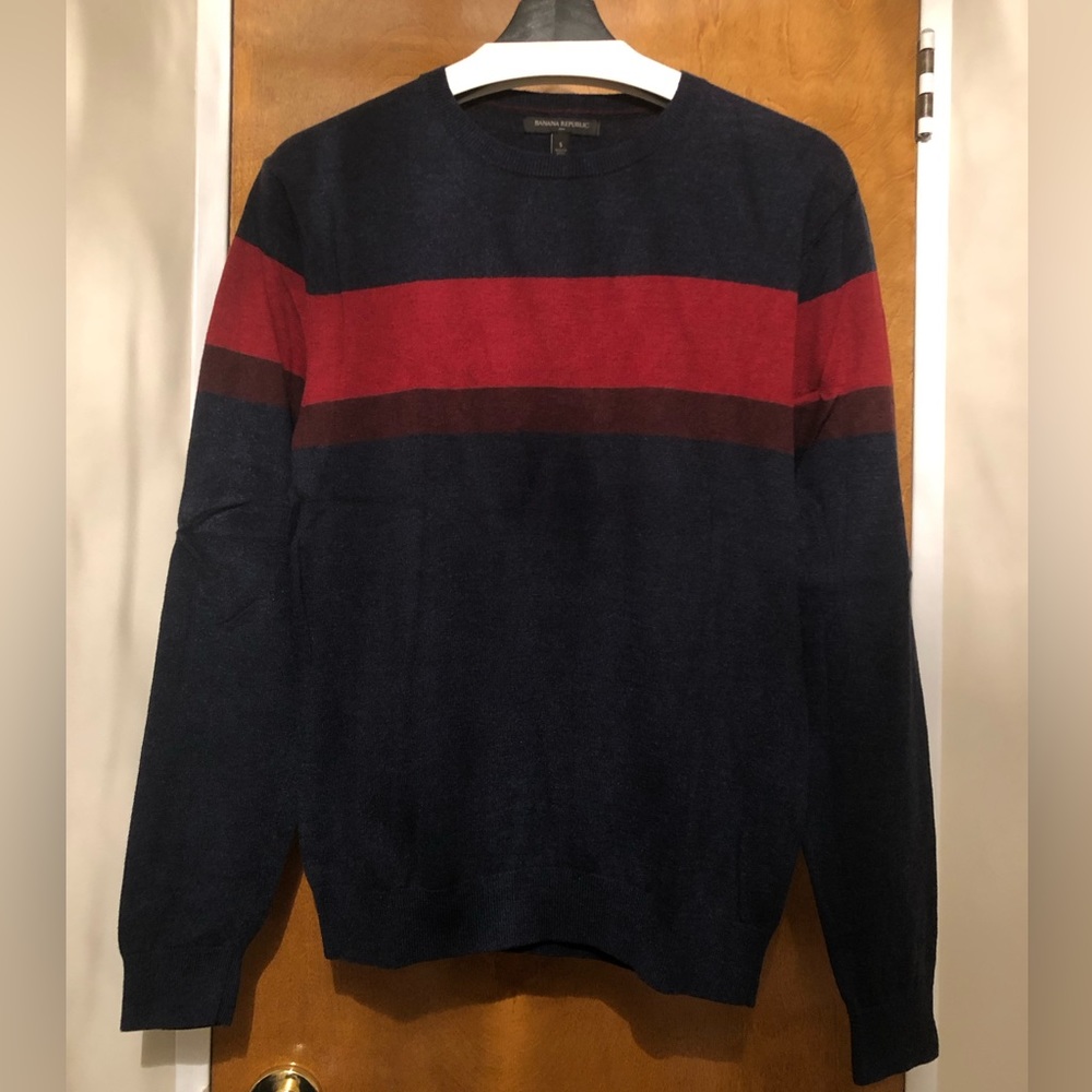 Men’s Banana Republic red and blue striped sweater